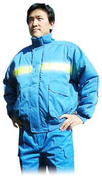 反射式防寒服「新型ホタル」